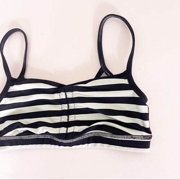 Lululemon Black & Mint Green Striped Sports Bra - Picture 3 of 6